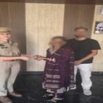 मथुरा 20 अगस्त 26 मध्य प्रदेश राज्य से आई महिला का पर्स जिसमें कीमती आभूषण थे खो गया था पुलिस की तत्परता से मिला*