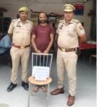 मथुरा 21 अगस्त 26* थाना बलदेव से वांछित चल रहे 01 अभियुक्त को चोरी के सामान, 01 अवैध हथियार सहित गिरफ्तार किया गया ।*