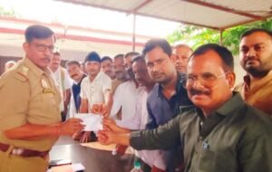 सुल्तानपुर24अगस्त26*राष्ट्रगान के अपमान पर भड़के कांग्रेसी, कोतवाली में दी तहरीर*