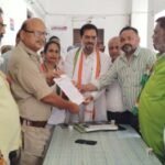 बाँदा24अगस्त26*राष्ट्रगान के दौरान मंच से उतरने का वीडियो वायरल, कांग्रेस ने मांगी FIR
