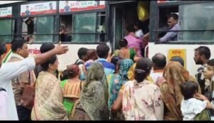 बांदा 28 अगस्त 26*रोडवेज बस स्टैंड पर अव्यवस्था का आलम, बसों के इंतजार में भटक रहे यात्री*