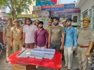 मथुरा 29 अगस्त 26* 04 अभियुक्त को चोरी से सम्बन्धित नगद रुपये अवैध हथियार जाली दस्तावेज एवं गाड़ी के साथ गिरफ्तार।