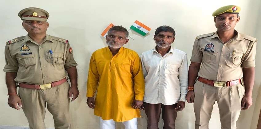 मथुरा30अगस्त26* हत्या के प्रयास के अभियोग में वांछित चल रहे एक बाल अभिचारि सहित एक अभियुक्त गिरफ्तार