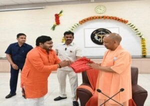 लखनऊ30अगस्त 26*हिंदूवादी नेता धीरेंद्र प्रताप सिंह की हत्या।