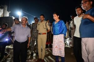 भागलपुर 31अगस्त 26*राघोपुर बांध का DM ने किया निरीक्षण, बाढ़ को लेकर प्रशासन अलर्ट