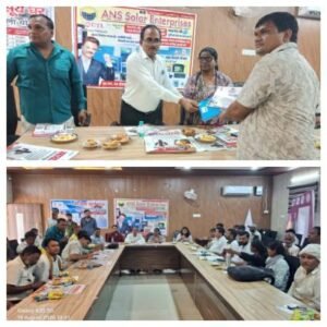 कानपुर देहात, 19 अगस्त 2026*पीएम सूर्य घर मुफ्त बिजली योजना को लेकर डेरापुर में बढ़ी जागरूकता, 30 उपभोक्ताओं ने कराया पंजीकरण*
