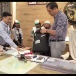मथुरा13अगस्त26*एसडीएम सीपी सिंह ने दिव्यांग माँ बाप की चार सन्तानो को गोद लिया।