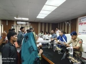 कौशाम्बी 5 सितंबर 26*डीएम और एसपी ने तहसील मंझनपुर के सम्पूर्ण समाधान दिवस में सुनी जनशिकायतें*