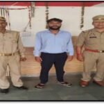 मथुरा 7 सितंबर26* फर्जी स्टाम्प पेपर तैयार कर गाड़ी बेचने वाले वांछित अभियुक्त को किया गिरफ्तार ।*