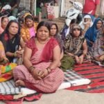 बांदा 2 सितंबर26*में दहेज का कहर: ससुराल वालों ने बेटी को मां से मिलने से रोका, न्याय के लिए अशोक लाट पर अनशन पर बैठी पीड़िता*