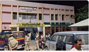 हरदोई 16 सितंबर 26*पुलिस का मानवीय चेहरा : हादसे के 8 मिनट में पहुंची खाकी, सरकारी गाड़ी से घायलों को पहुंचाया अस्पताल