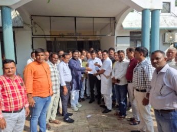 सुल्तानपुर 15 सितंबर 26*लंबित शिक्षक समस्याओं को लेकर प्राथमिक शिक्षक संघ मुखर, 22 सितंबर को धरने की चेतावनी*