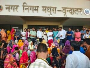 मथुरा 22 सितम्बर 26*डूडा कर्मचारियों की मांगों को लेकर अपर नगर आयुक्त से वार्ता