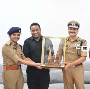 वाराणसी22सितम्बर 26*पुलिस कमिश्नरेट ने दो तेज-तर्रार IPS अफसरों को दी भावभीनी विदाई......!!*