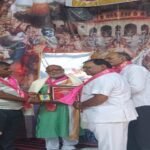 मथुरा 23 सितंबर 26*समाज के लिए विशेष योगदान पर रंगकर्मी पंडित लोकेंद्र नाथ कौशिक सम्मानित