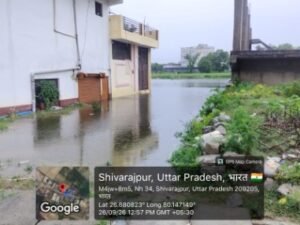 कानपुर नगर 26 सितंबर 26*पानी का निकास न होने के कारण कई घरों के लोग नहीं निकल पा रहे अपने घरों से शिवराजपुर में
