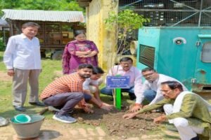 बांदा 30 सितंबर 26*जल संसाधन विभाग ने 'एक पेड़ मां के नाम' अभियान के तहत रोपे छायादार पौधे*