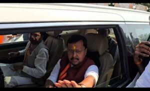 सहारनपुर 22सितंबर 26*बैठक खत्म होते ही उमड़ा जनसैलाब, नितिन नबीन का फूलों से स्वागत