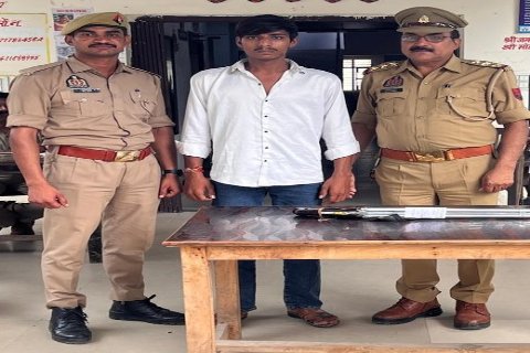 मथुरा ३ सितंबर २०२६ *  लाइसेंसी बंदूक चोरी का खुलासा, बरसाना पुलिस ने आरोपी को किया गिरफ्तार