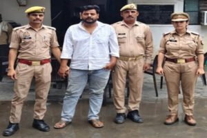 मथुरा 2 सितंबर 26*थाना छाता पुलिस द्वारा जमीन के बैनामा में धोखाधडी करने वाले अभियुक्त को किया गया गिरफ्तार ।