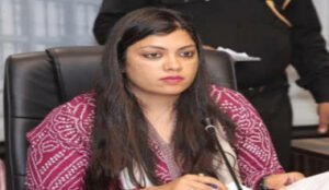 नॉएडा ३ सितंबर २०२६ *CEC ज्ञानेश कुमार की बेटी और नोएडा की DM मेधा रूपम की सैलरी में से 5 लाख रुपए वसूला जाएगा.