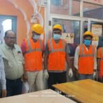 महोबा ३० सितंबर २६*सेवा संकल्प अभियान के तहत सफाई कर्मचारियों को वितरित की गई सेफ्टी किट