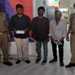 मथुरा 5 अक्टूबर 26* 03 अभियुक्तगण को चोरी के सामान व अवैध चाकू के साथ किया गया गिरफ्तार।*