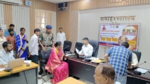 पूर्णिया बिहार 5 अक्टूबर26 *पूर्णिया में DM ने लगाया जनता दरबार, 62 फरियादियों की सुनी समस्याएं