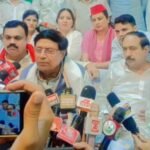 मुजफ्फरनगर 7 अक्टूबर 26 मुजफ्फरनगर में रामजीलाल सुमन के साथ मंच पर दिखीं पूजा अनिल अंबेडकर,,,