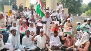 लखनऊ 12 अक्टूबर 26**सीएम कार्यालय तक रैली निकाल रहे दिव्यांगजनों को पुलिस ने रोका*