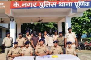 पूर्णिया बिहार 14 अक्टूबर 26 *पूर्णिया में मोबाइल झपट्टामार गैंग का पर्दाफाश, 2 लुटेरे और खरीदार दुकानदार धराया*