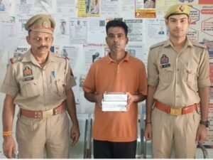 मथुरा20 अक्टूबर 26*थाना वृन्दावन पुलिस द्वारा अभियुक्त को चोरी के 01 मोबाइल व 02 पर्स सहित किया गया गिरफ्तार ।*