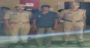 मथुरा20अक्टूबर 26*थाना मगोर्रा पुलिस टीम द्वारा हत्या के अभियोग में वांछित चल रहे अभियुक्त को किया गया गिरफ्तार ।*