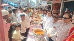 कौशाम्बी 21 अक्टूबर 26*गाजे बाजे एवं डी जे के साथ नाचते गाते निकले भक्त लोग माता रानी का किया विसर्जन*