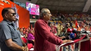 लखनऊ 21 अक्टूबर 26*दिल्ली चलो आह्वान पर तालकटोरा स्टेडियम दिल्ली में बोले डॉ॰ संजय निषाद*
