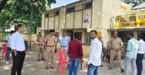 कौशाम्बी 23 अक्टूबर 26*जिला निर्वाचन अधिकारी एवं पुलिस अधीक्षक ने विभिन्न मतदान केंद्रों का किया भ्रमण*