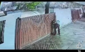 कानपुर नगर 24 अक्टूबर 26**सिक्योरिटी गार्ड की गेट के गिरने पर हुई मौत*