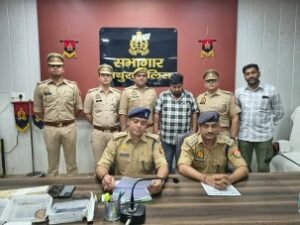 मथुरा 25 अक्टूबर 26*थाना हाईवे क्षेत्रान्तर्गत टप्पेबाजी/ धोखाधडी करके सोने चाँदी के जेवरात की ठगी करने वाले अभियुक्त को किया गिरफ्तार ।*