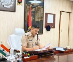 कौशाम्बी 26 अक्टूबर 26*पुलिस अधीक्षक कौशाम्बी द्वारा की गई जनसुनवाई,शिकायतों के त्वरित निस्तारण हेतु दिए निर्देश*