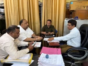 सहारनपुर 27 अक्टूबर 26*ए आर ओ खाद विभाग अश्वनी मिश्रा से मिला पार्षदों का प्रतिनिधिमंडल विभिन्न वार्डों की समस्या का करवाया निस्तारण
