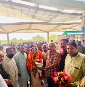 कौशाम्बी 28 अक्टूबर 26*प्रदेश अध्यक्ष कांग्रेस आराधना मिश्रा मोना के प्रयागराज आगमन पर जिलाध्यक्ष गौरव पाण्डेय के नेतृत्व में स्वागत*