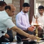 पूर्णिया बिहार30अक्टूबर26* जनगणना-2027 को लेकर प्रशासन सख्त, डीएम अंशुल कुमार ने दीप प्रज्ज्वलित कर किया दो दिवसीय प्रशिक्षण का शुभारंभ*