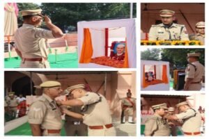 मथुरा 2 अक्टूबर 26* पुलिस लाइन में महात्मा गांधी एवं लाल बहादुर शास्त्री को माल्यार्पण कर श्रद्धांजलि दी