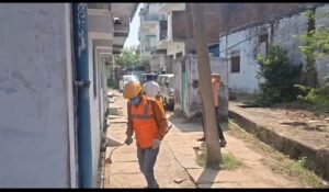 महोबा 9 अक्टूबर 26*डेंगू-मलेरिया से बचाव के लिए नगर पालिका चरखारी ने तेज किया दवा छिड़काव अभियान,