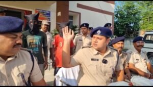 पूर्णिया बिहार11अक्टूबर26* पूर्णिया में पुलिस का बड़ा एक्शन: 2.657 KG गांजा के साथ दो सगे तस्कर गिरफ्तार, बाइक जब्त*